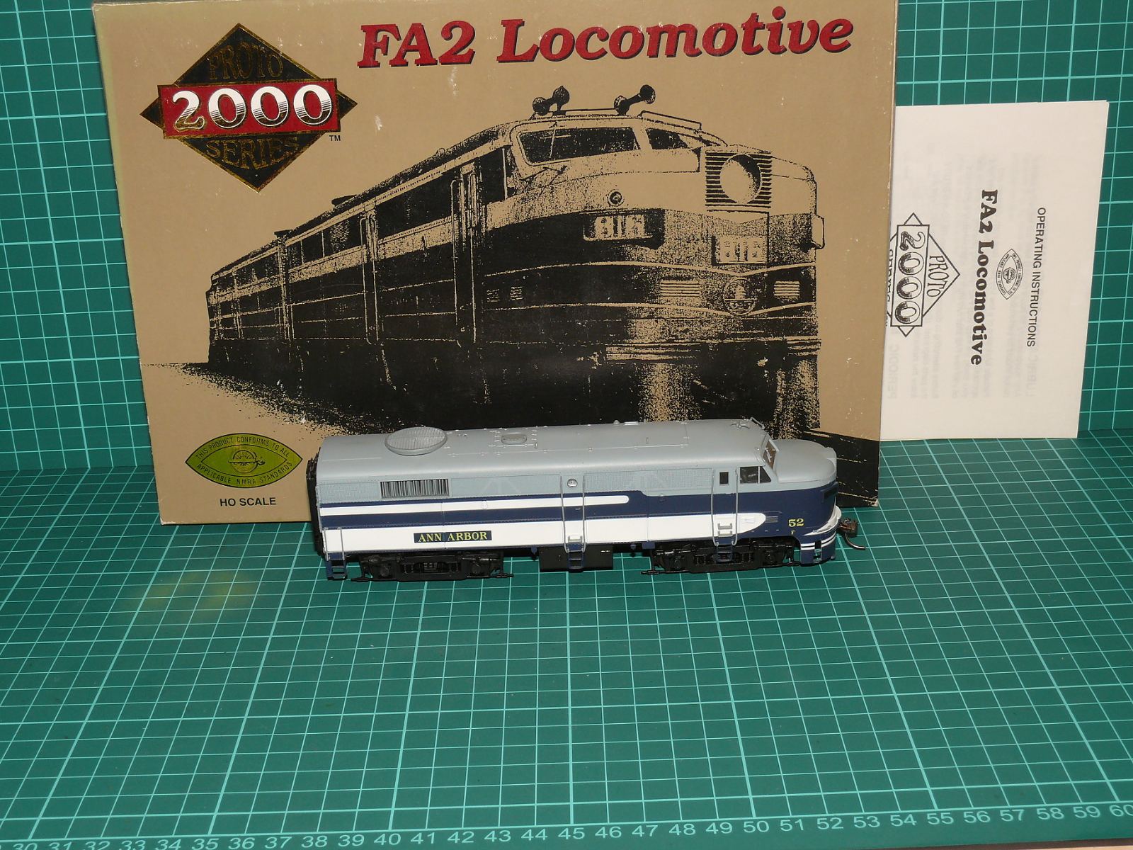 Life-Like Proto 2000 H0 – Těžká americká motorová lokomotiva ALCO FA-2 "ANN ARBOR" (No. 52) – H0