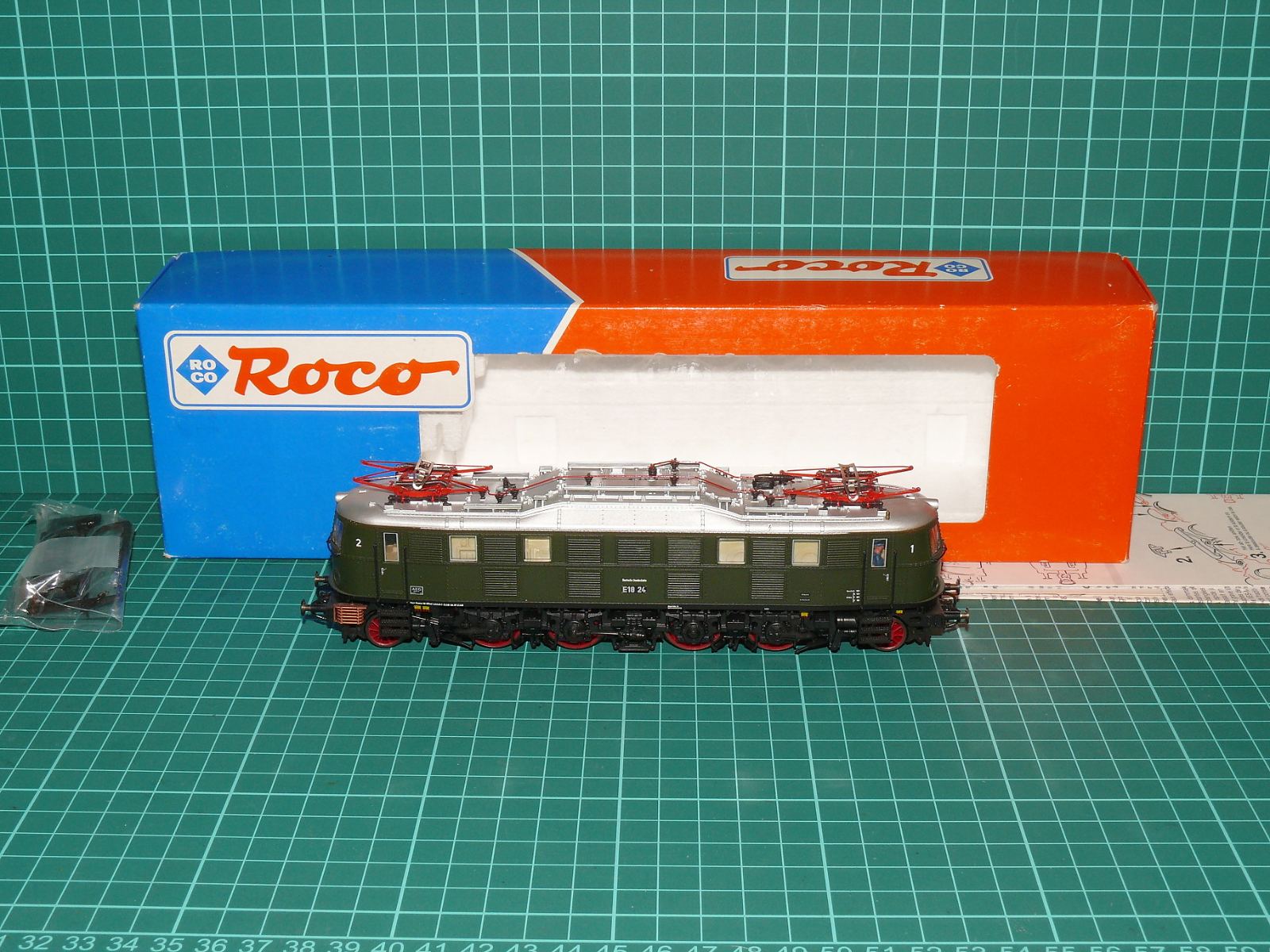 Roco H0 – Rychlíková elektrická lokomotiva řady E 18 DB (E 18 24) – H0