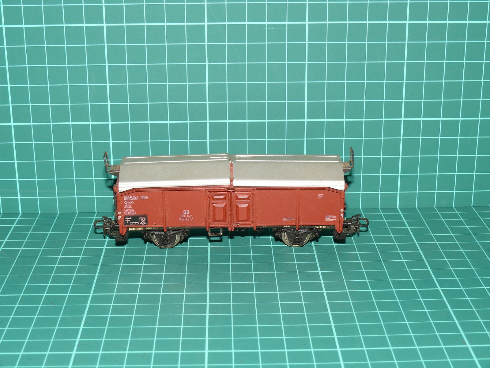 MÄRKLIN H0 – Dvounápravový odsuvný vůz se sklopnou střechou řady Kmmks 51 DB (300 142) – H0