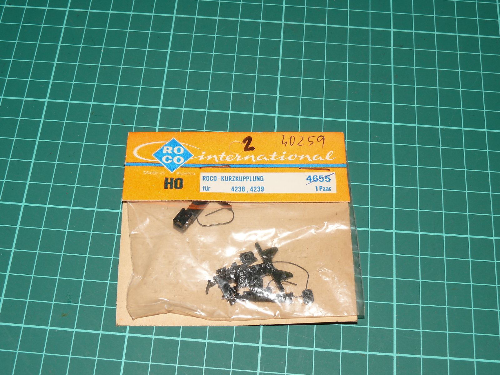ROCO H0 – Krátká spřáhla / adaptéry pro vozy kat. č. 4655 / 40259 (1 pár) – H0