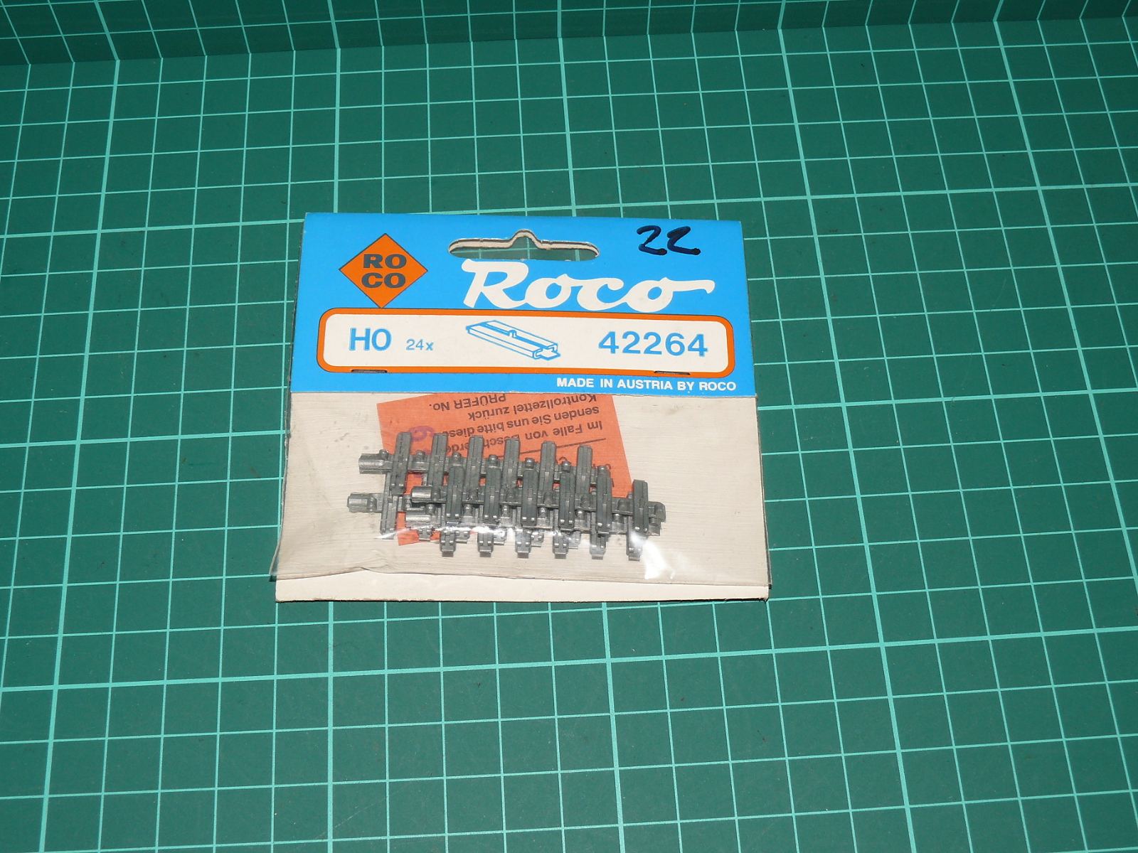 ROCO H0 – Plastové izolační kolejové spojky kat. č. 42264 (24 ks) – H0