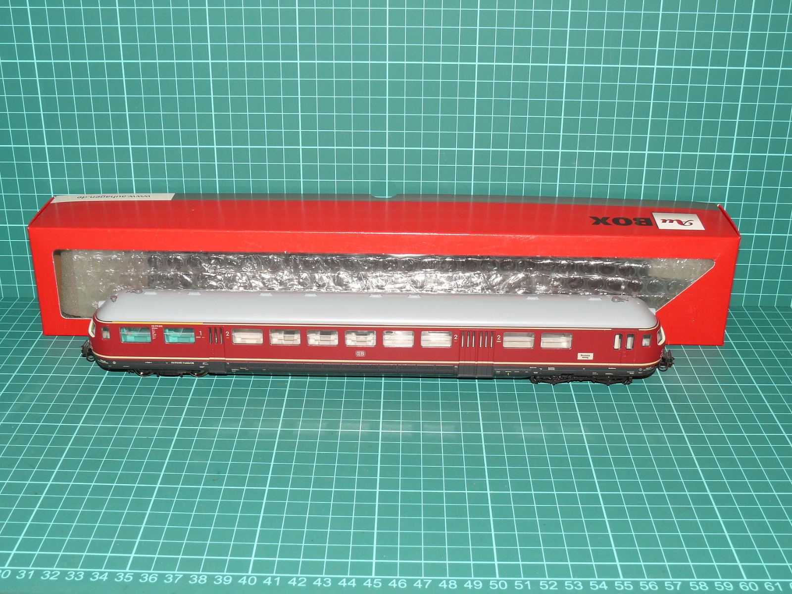 ROCO H0 – Motorový vůz expresní jednotky VT 11.5 / BR 601 TEE DB (kat. č. 43011 / 4183) – H0