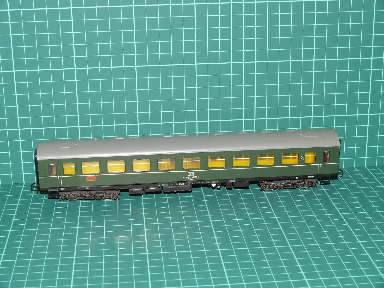 PIKO / SACHSENMODELLE H0 – Rychlíkový osobní vůz 2. třídy Bme DR (kat. č. 5/6509 / 51 50 20-40 505-0) – H0