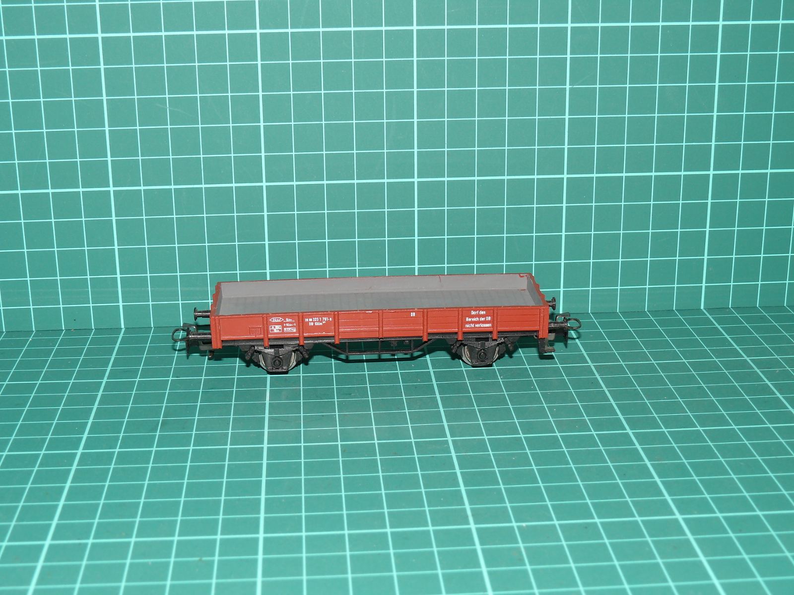MÄRKLIN H0 – Dvounápravový nízkostěnný nákladní vůz Kmr / Ks DR (kat. č. 4423 / 21 50 333 1 751-1) – H0