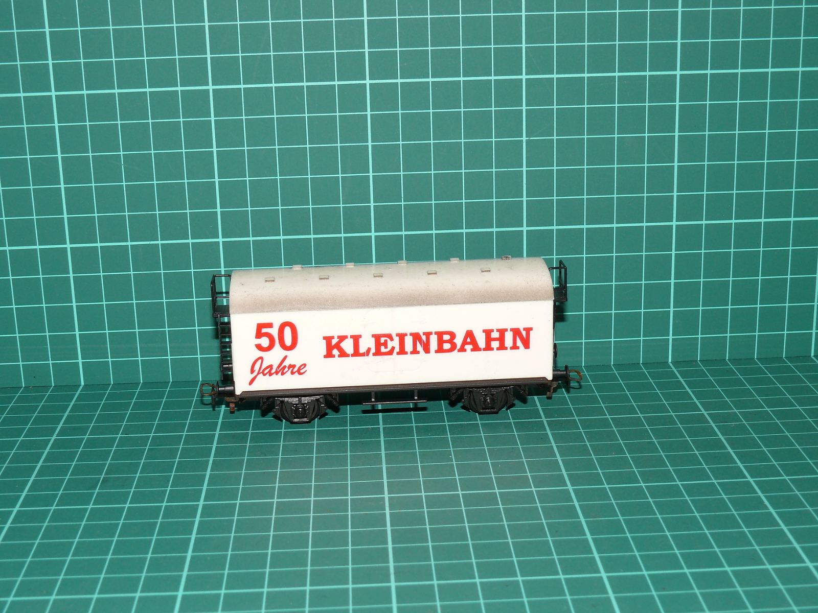 KLEINBAHN H0 – Výroční chladicí vůz „50 Jahre KLEINBAHN / Steiermark 1000 Jahre Österreich“ (1997) – H0