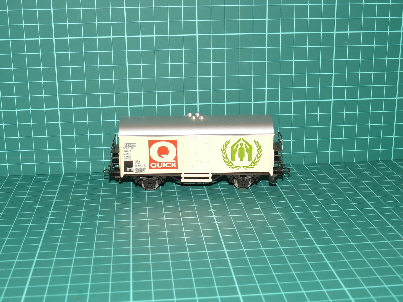 MÄRKLIN H0 – Reklamní chladicí vůz „QUICK / VdK“ DB (kat. č. 4415 Sonderbauart / 21 80 082 0 715-2) – H0