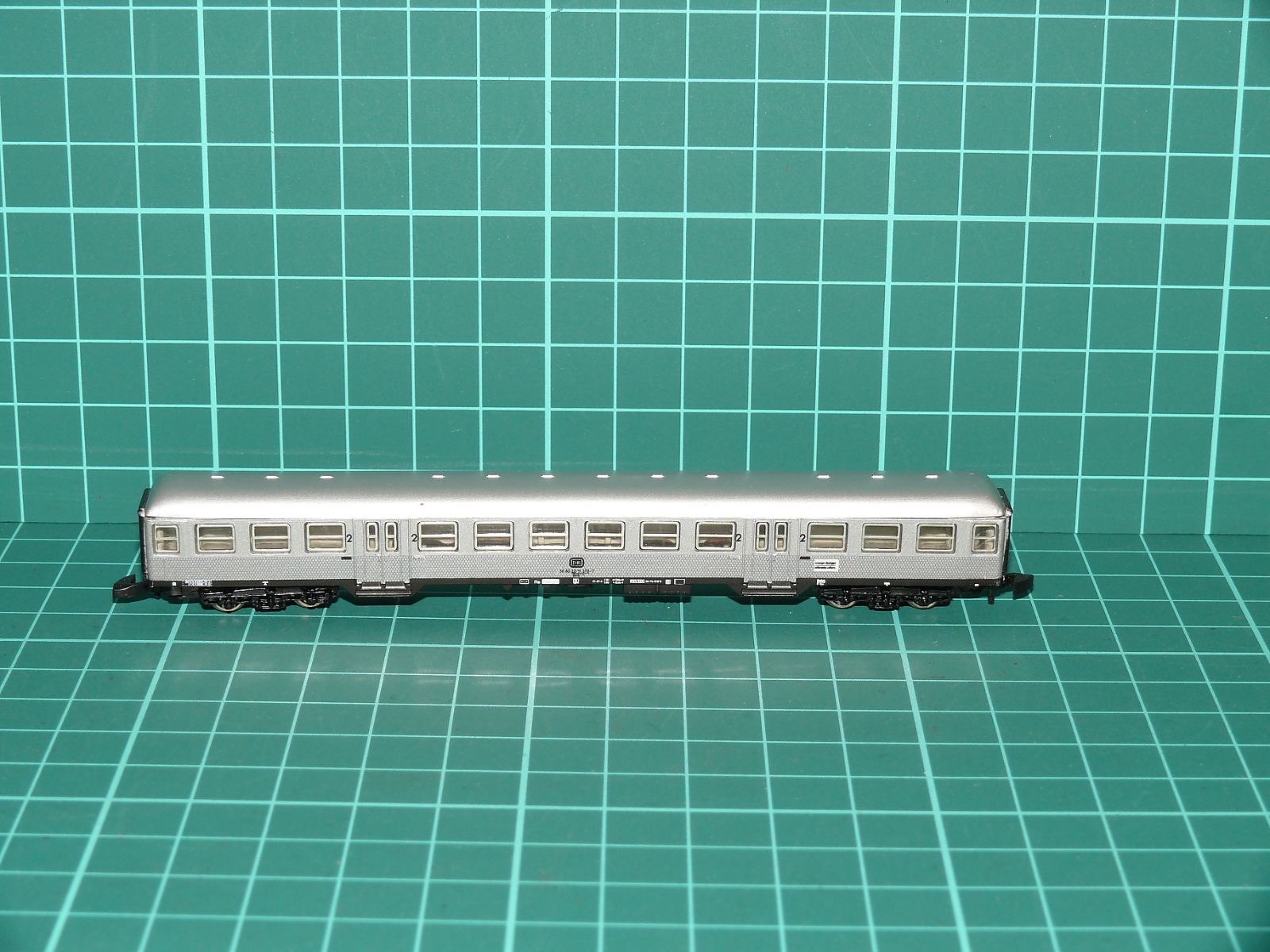 MÄRKLIN mini-club Z – Čtyřnápravový příměstský osobní vůz 2. třídy Silberling Bnb 719 DB (kat. č. 8717) – Jiné velikosti