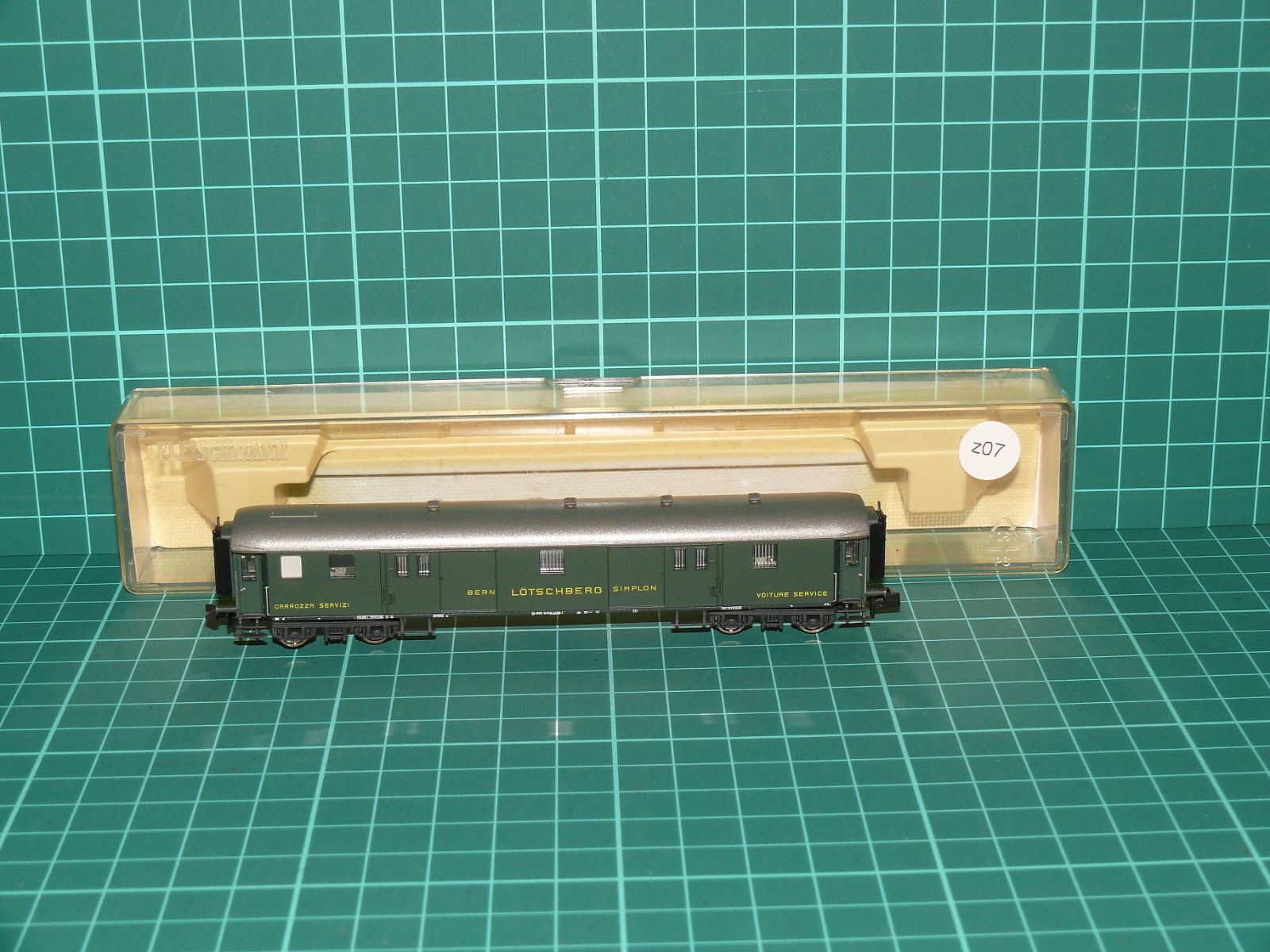 FLEISCHMANN N – Čtyřnápravový služební/doprovodný vůz „BERN LÖTSCHBERG SIMPLON“ BLS (kat. č. 813004 / 8130) – N