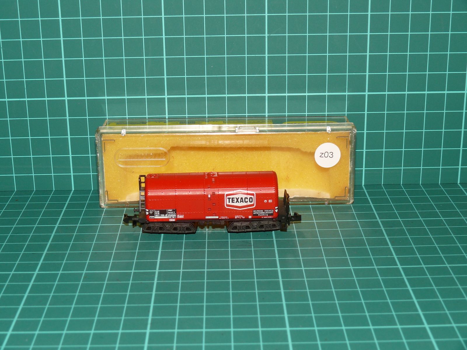 MINITRIX N – Čtyřnápravový cisternový vůz „TEXACO“ DB (kat. č. 51 3518 00 / 13518) – N