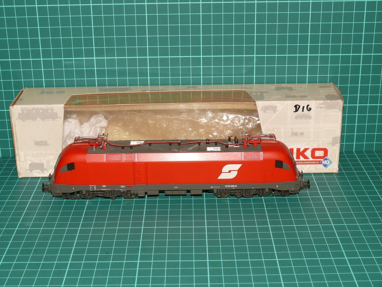 PIKO H0 Digital – Čtyřnápravová elektrická lokomotiva Rh 1016 „Taurus“ ÖBB (kat. č. 57411 / DCC) – H0