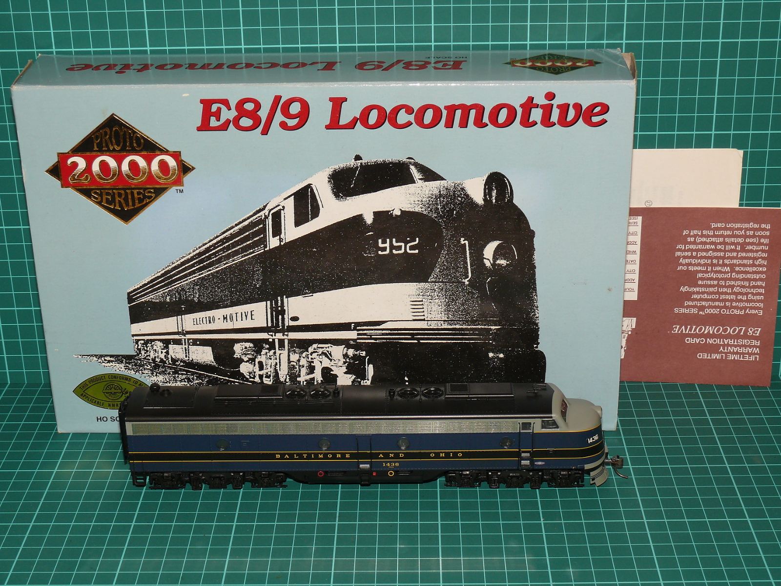PROTO 2000 H0 Digital – Těžká šestinápravová dieselelektrická lokomotiva EMD E8/9 A-Unit „Baltimore & Ohio“ č. 1436 (kat. č. 23628 / DCC) – H0
