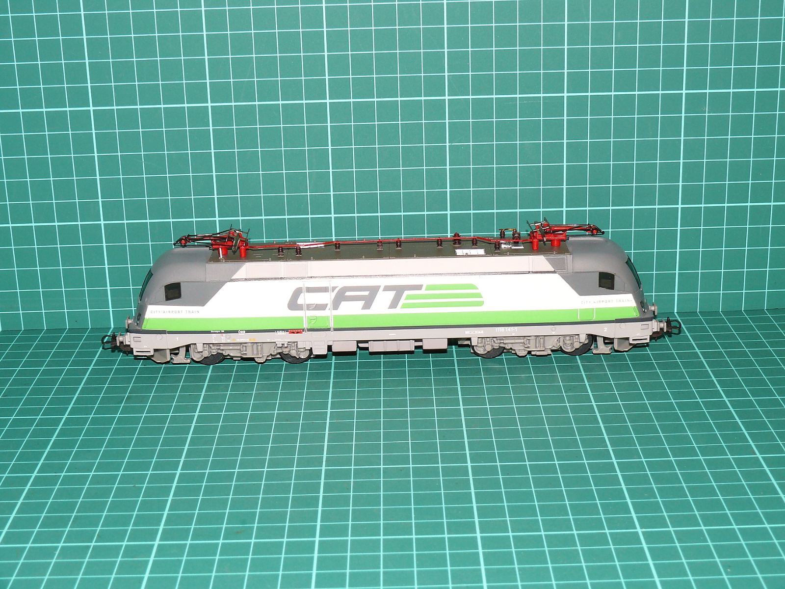 PIKO H0 Analog – Čtyřnápravová elektrická lokomotiva Rh 1116 „Taurus“ CAT / ÖBB (kat. č. 57416 / DC analog) – H0