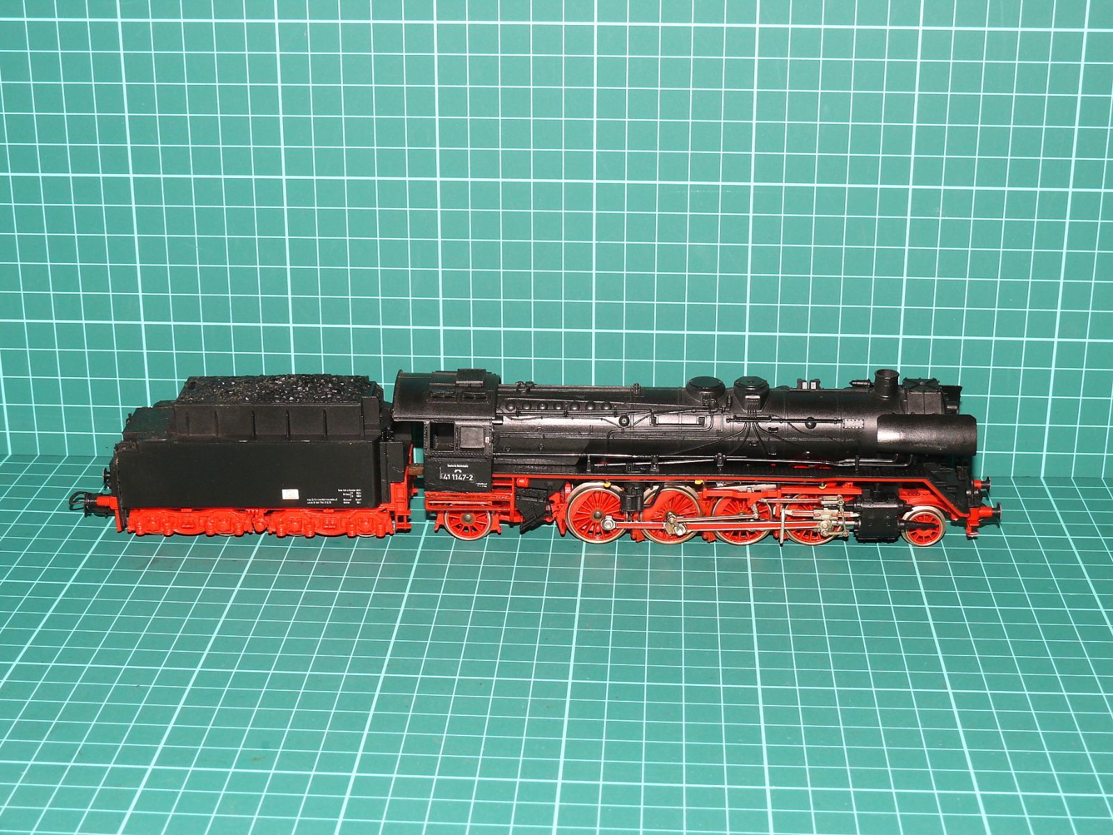 PIKO H0 Analog – Těžká rychlíková parní lokomotiva s tendrem BR 41 „Mikado“ 41 1147-2 DR (kat. č. 5/6313 / DC analog) – H0