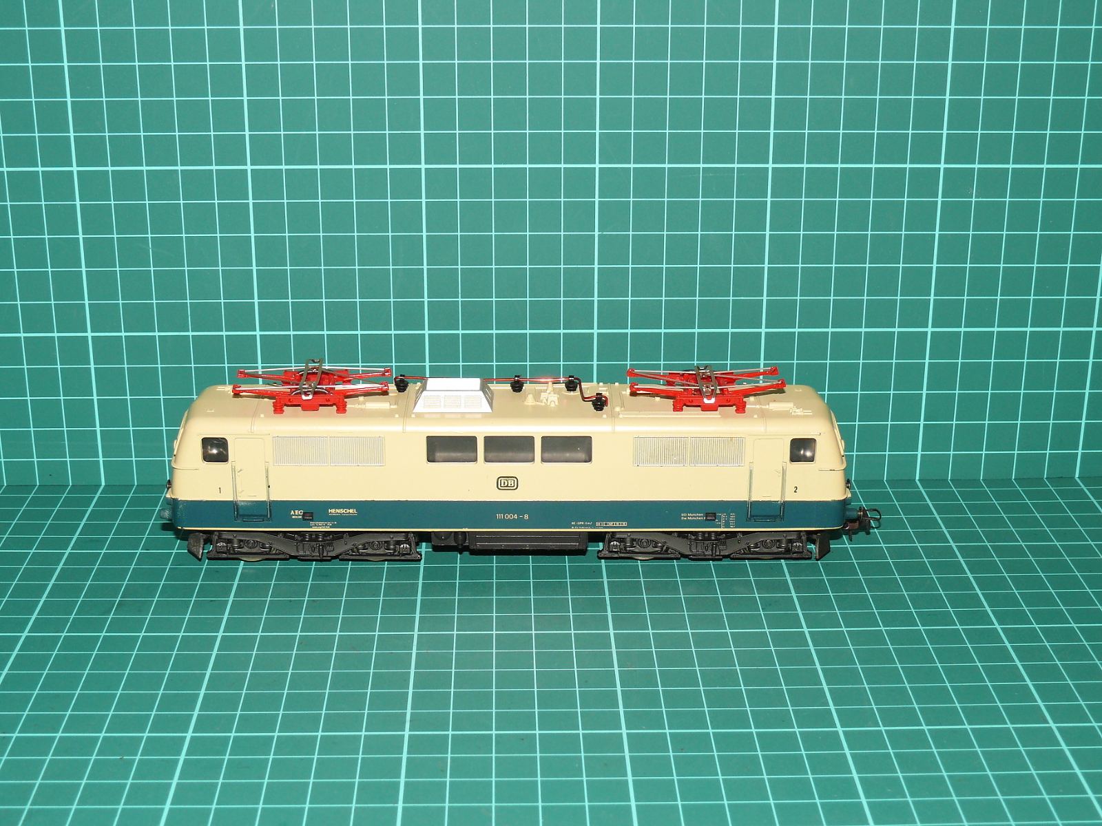 LIMA H0 Analog – Čtyřnápravová elektrická lokomotiva BR 111 004-8 DB (kat. č. 208044 / DC analog) – H0