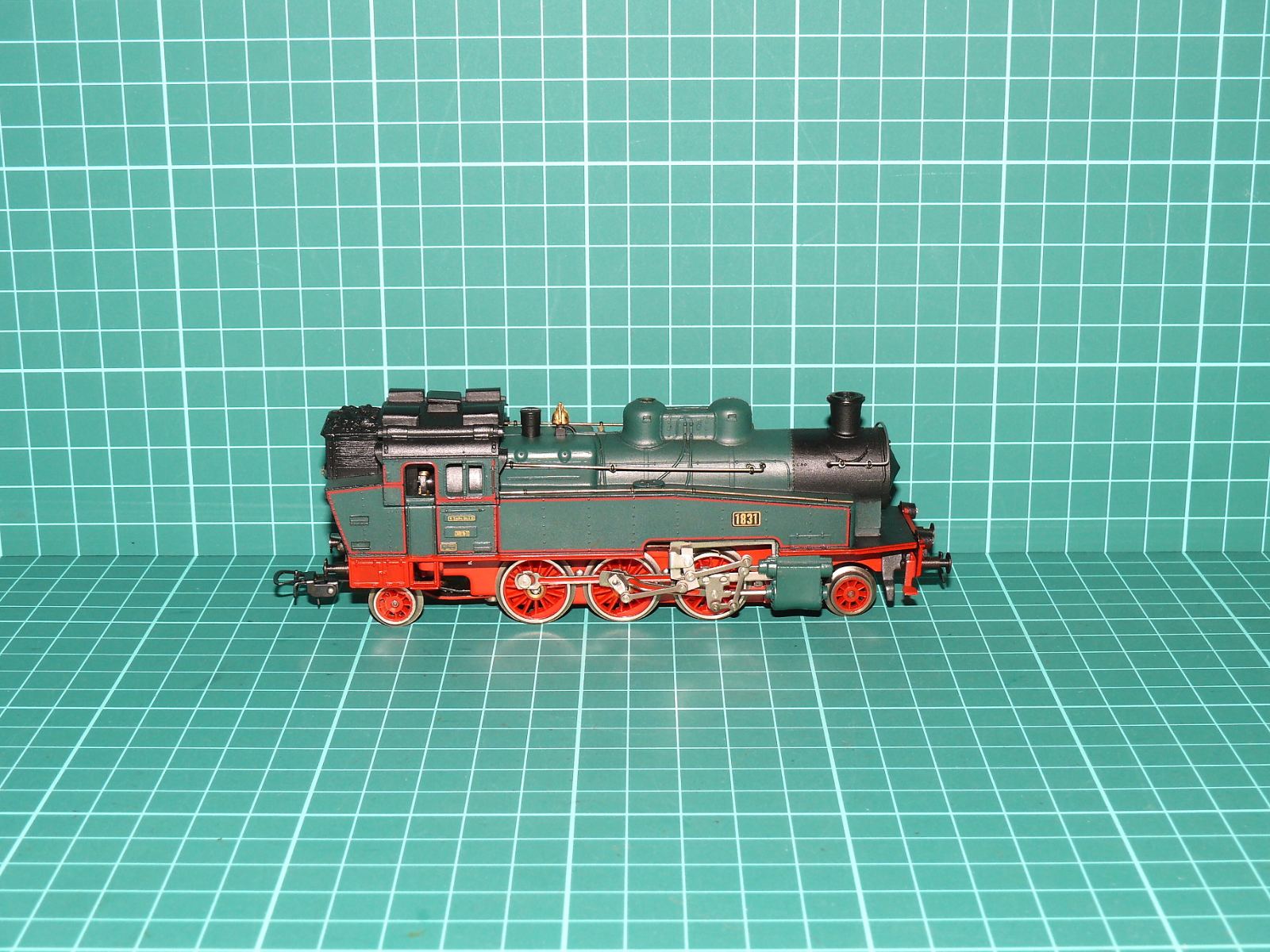 FLEISCHMANN H0 Analog – Tendrová parní lokomotiva K.P.E.V. T 10 „1831 Mainz“ (kat. č. 4032 / DC analog) – H0