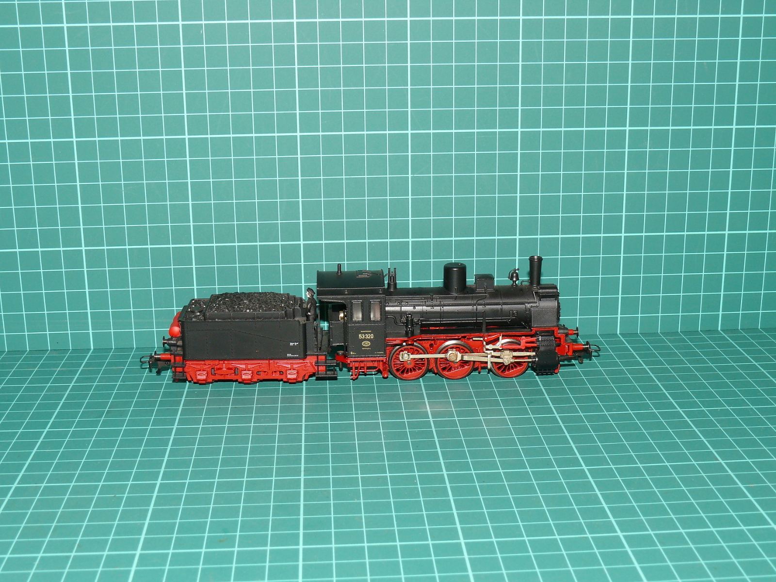 FLEISCHMANN H0 – Parní lokomotiva s tendrem řady BR 53 DB „53 320“ (kat. č. 4124 / DC analog) – H0
