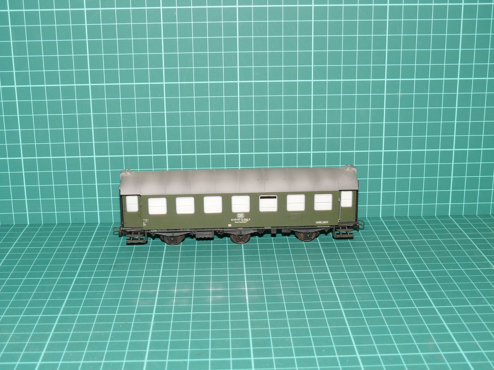 ROCO H0 – Třínápravový osobní vůz 2. třídy B3ygeb „Umbauwagen“ DB (kat. č. 44200B / DC, bez krabičky) – H0