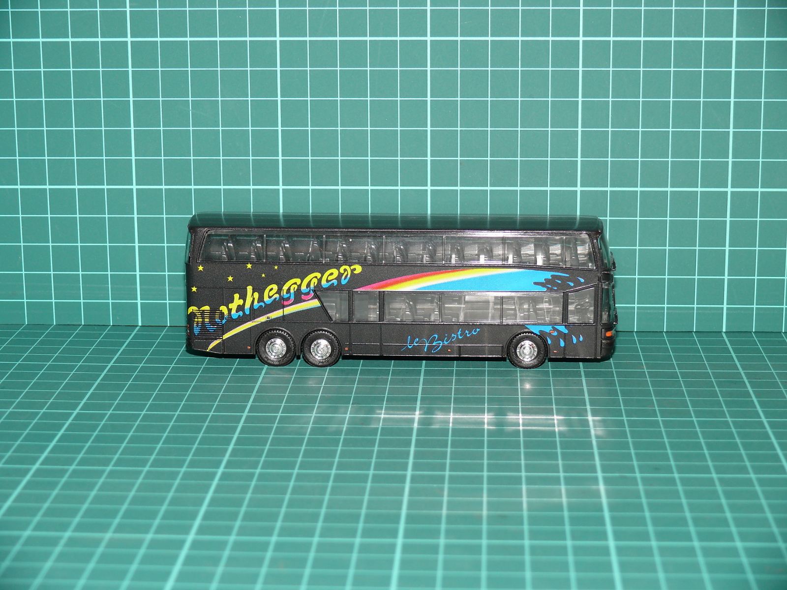 Herpa H0 - Patrový dálkový zájezdový autobus Setra S 228 DT „Nothegger le Bistro“ (1:87) – H0