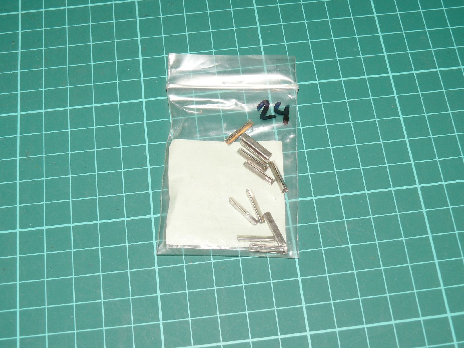 SHINOHARA H0 – Kovové kolejnicové spojky (H0 Joiners / Made in Japan, sada v sáčku) – H0