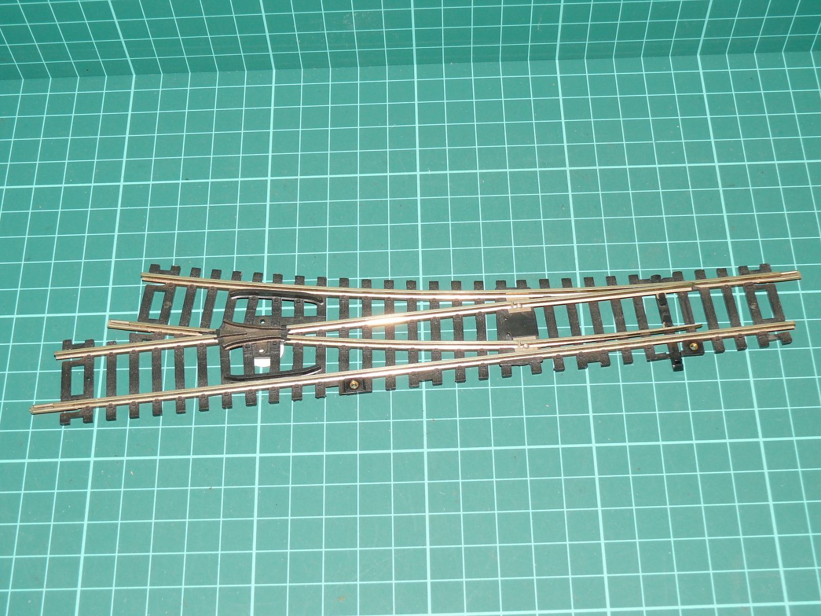 ROCO H0 – Štíhlá přímá výhybka levá 10° / 2,5 mm (kat. č. 42312 / 4502 L, délka 305 mm) – H0