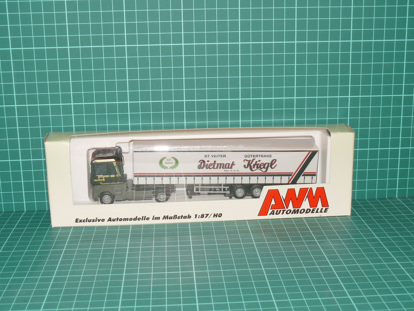 AWM H0 – Kamionová návěsová souprava Volvo FH12 Globetrotter „Dietmar Kriegl – St. Veiter Gütertrans“ (kat. č. 54 051, 1:87, OVP) – H0