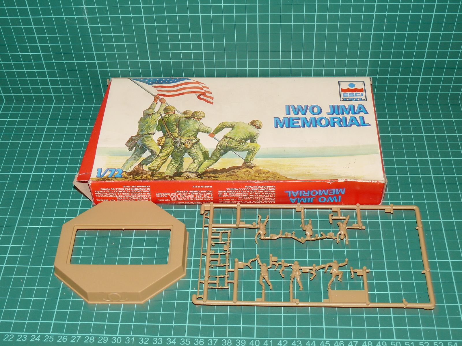 ESCI 1:72 – Iwo Jima Memorial (kat. č. 8353, ikonické dioráma vztyčování vlajky na Suribači) – Jiné velikosti