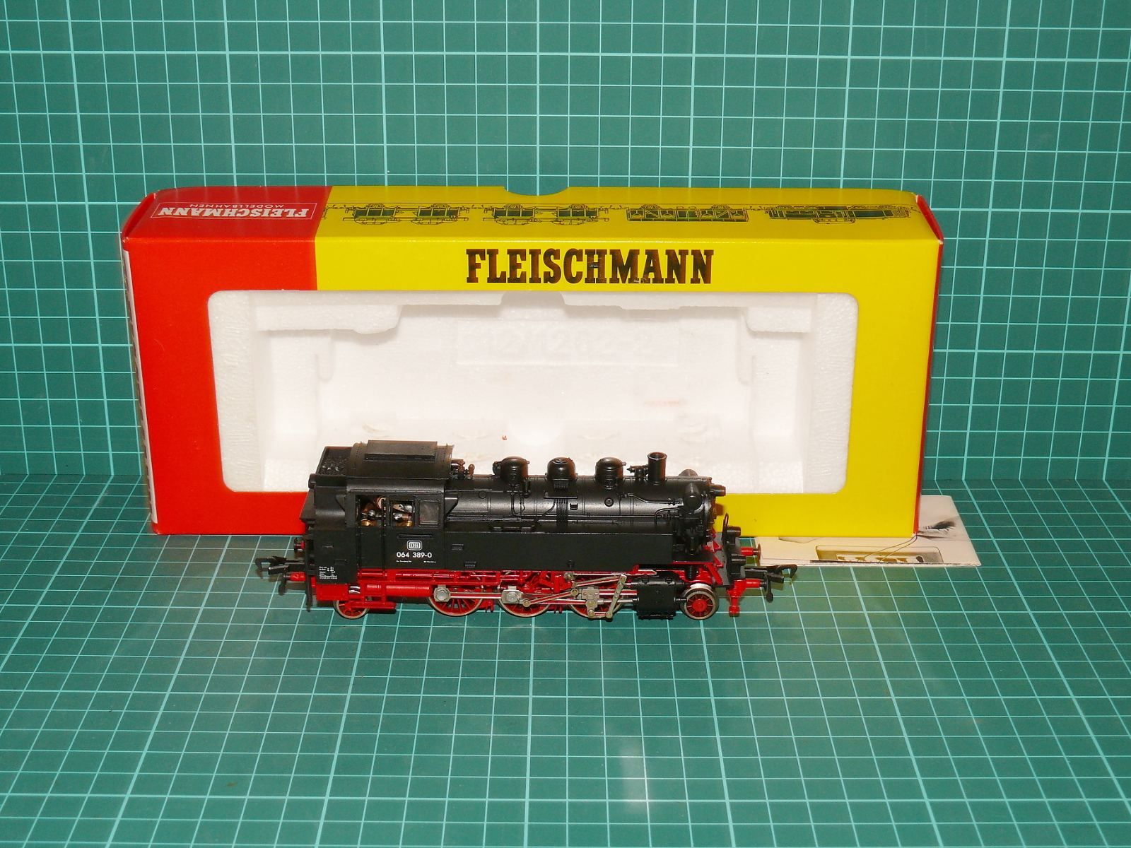 FLEISCHMANN H0 – Tendrová parní lokomotiva BR 064 389-0 DB „Bubikopf“ (kat. č. 4064, OVP) – H0