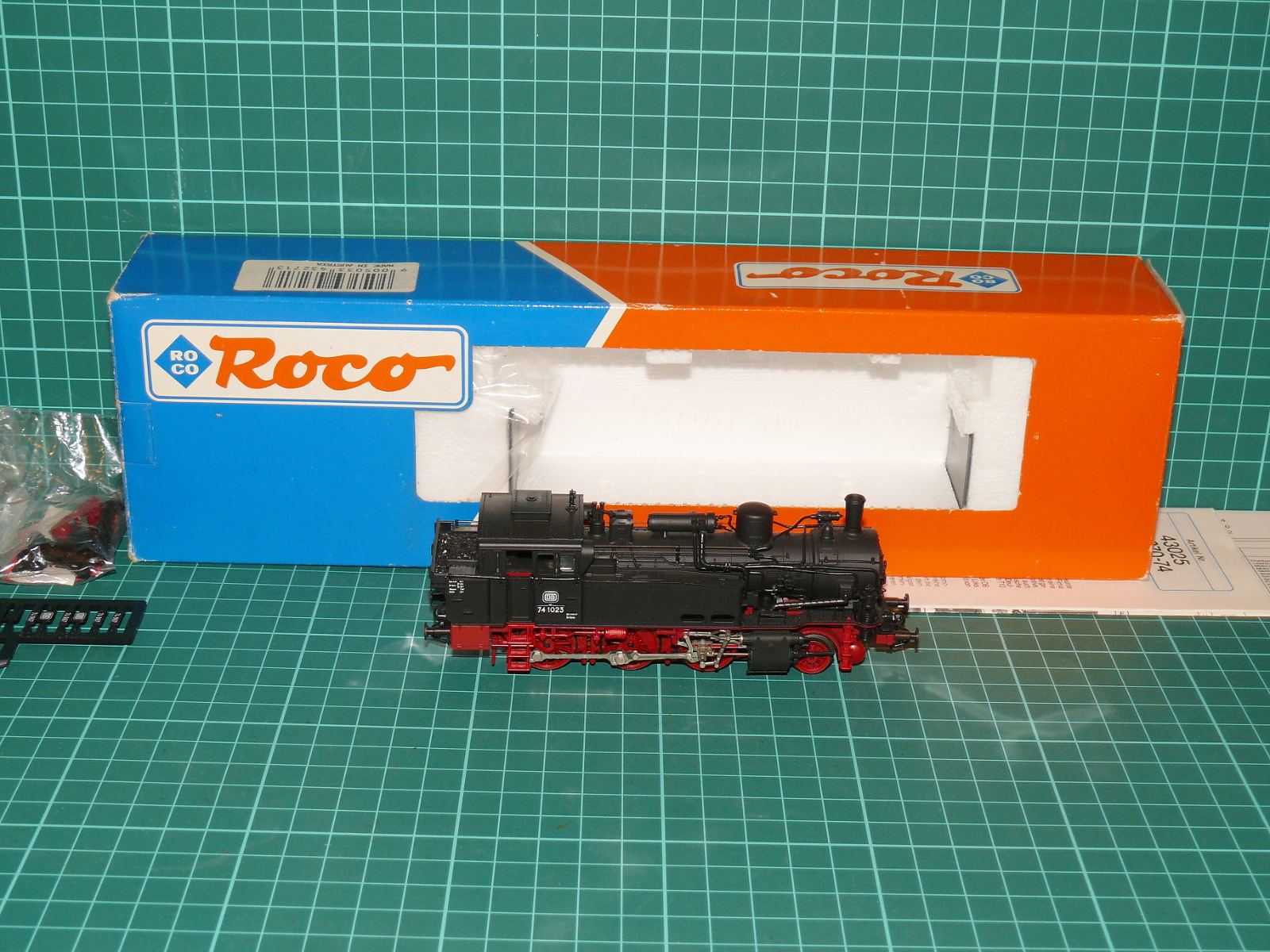 ROCO H0 – Parní tendrová lokomotiva BR 74 1023 DB (kat. č. 43271 / 43025, ex pruská T 12, OVP + doplňky) – H0