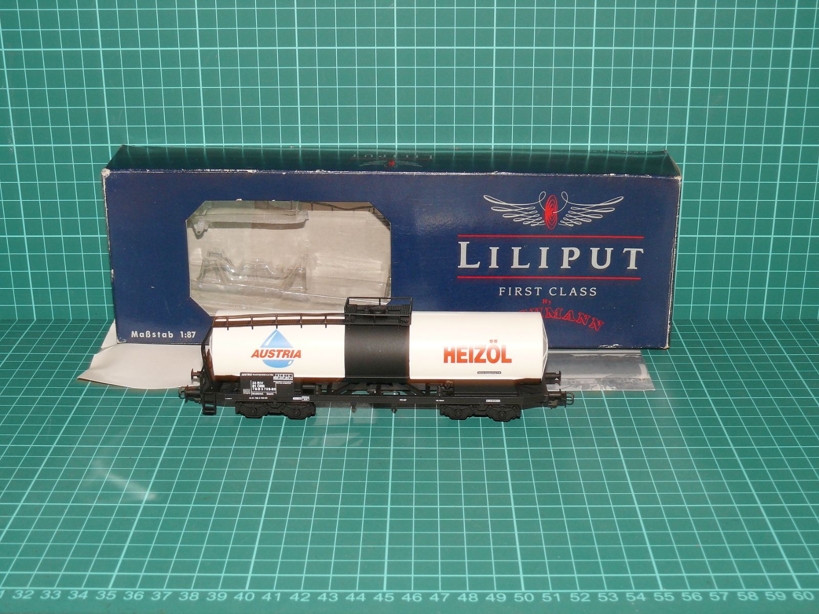 Liliput H0 – Čtyřnápravový kotlový vůz „AUSTRIA HEIZÖL“ ÖBB (kat. č. L222505, OVP) – H0
