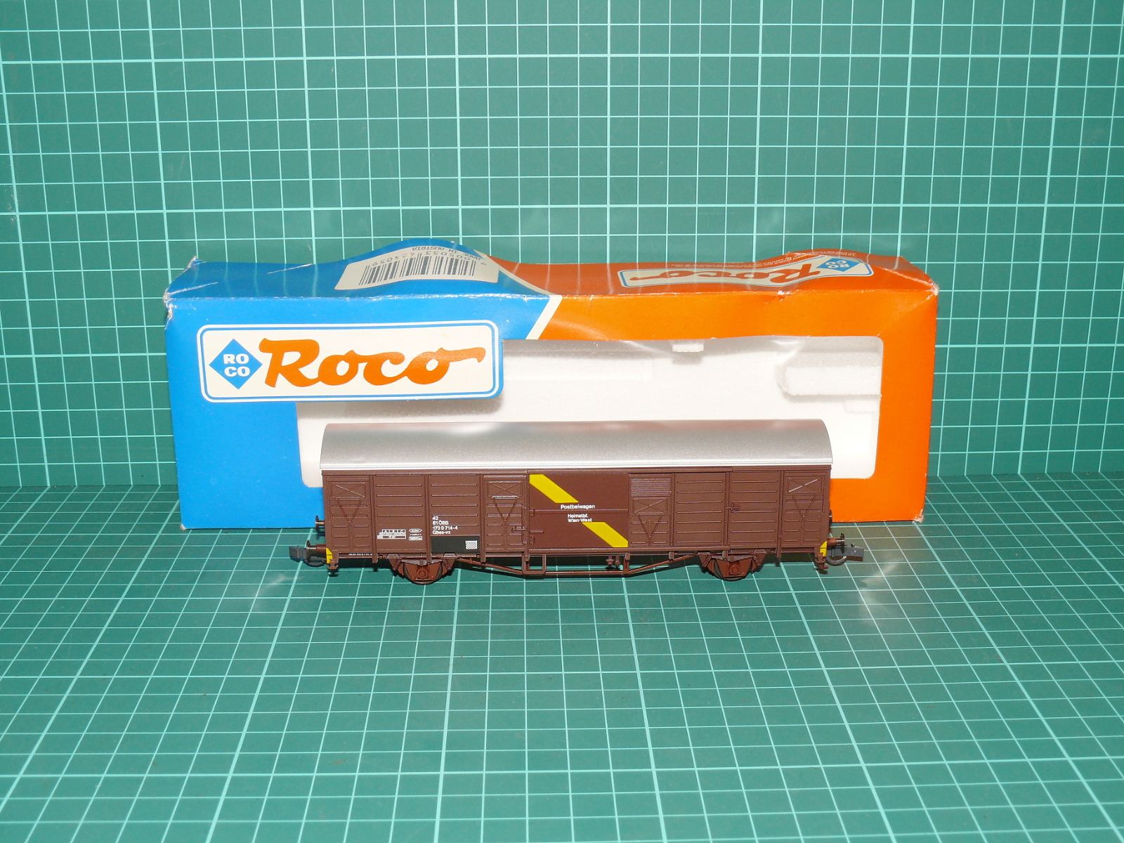 Roco H0 – Dvounápravový poštovní vůz stavby Oppeln Gkklm ÖBB „Postbeiwagen“ (kat. č. 46405, OVP) – H0