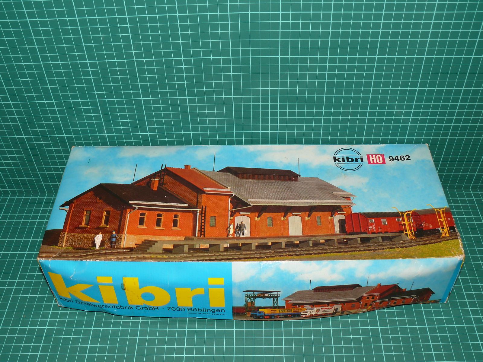 Kibri H0 – Stavebnice: Velké drážní nákladové skladiště Güterhalle (kat. č. B-9462 / 9462, OVP) – H0