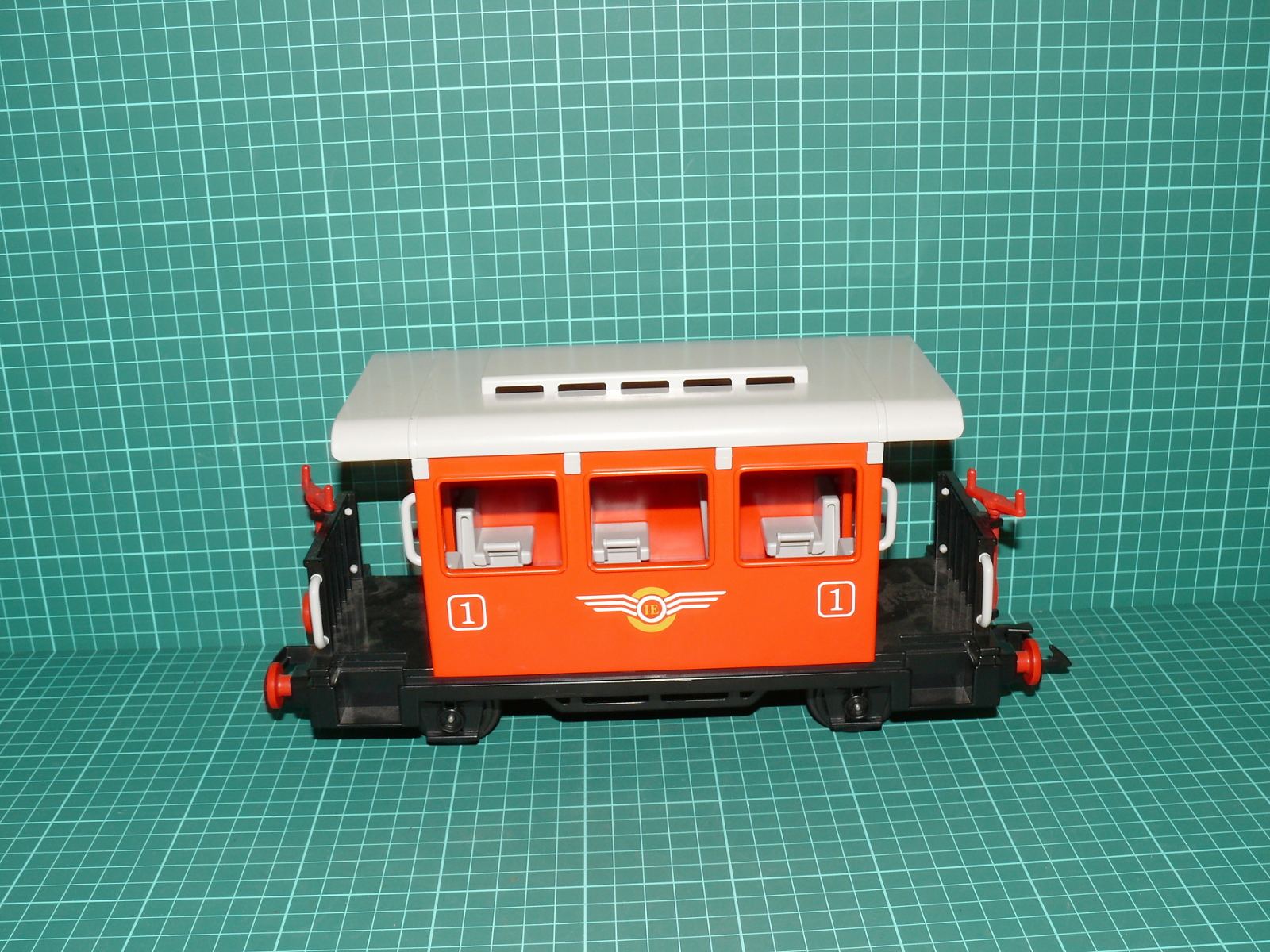 Playmobil / LGB G (45 mm) – Dvounápravový osobní vagon s plošinami 1. třídy (oranžový) – Jiné velikosti