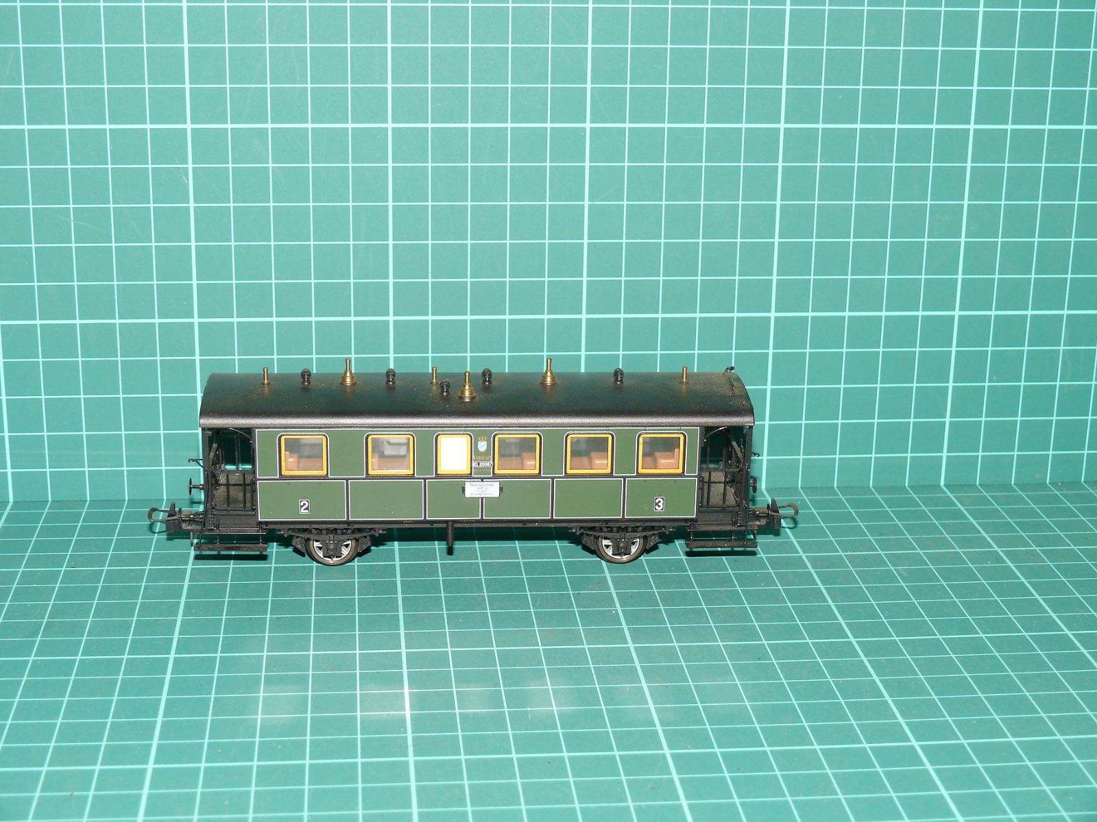 FLEISCHMANN H0 – Dvounápravový osobní vůz 2./3. třídy se střešními plynovými lampami řady BCi K.Bay.Sts.B. (kat. č. 5053 / 505301) – H0