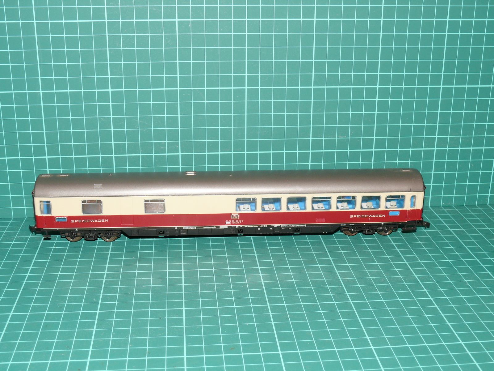 ROCO H0 – Čtyřnápravový jídelní vůz řady WRümz 135 DB TEE / InterCity (kat. č. 4238A / 44438) – H0