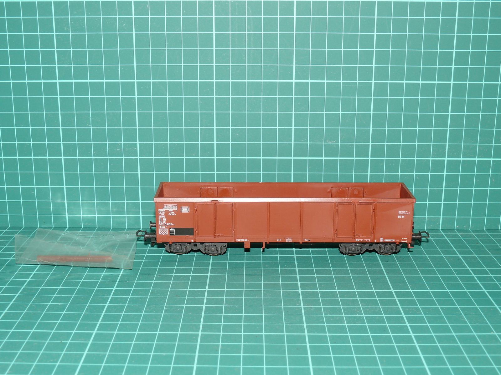 LILIPUT H0 – Čtyřnápravový otevřený vysokostěnný vůz řady Eanos DB (kat. č. 219 / L221900) – H0
