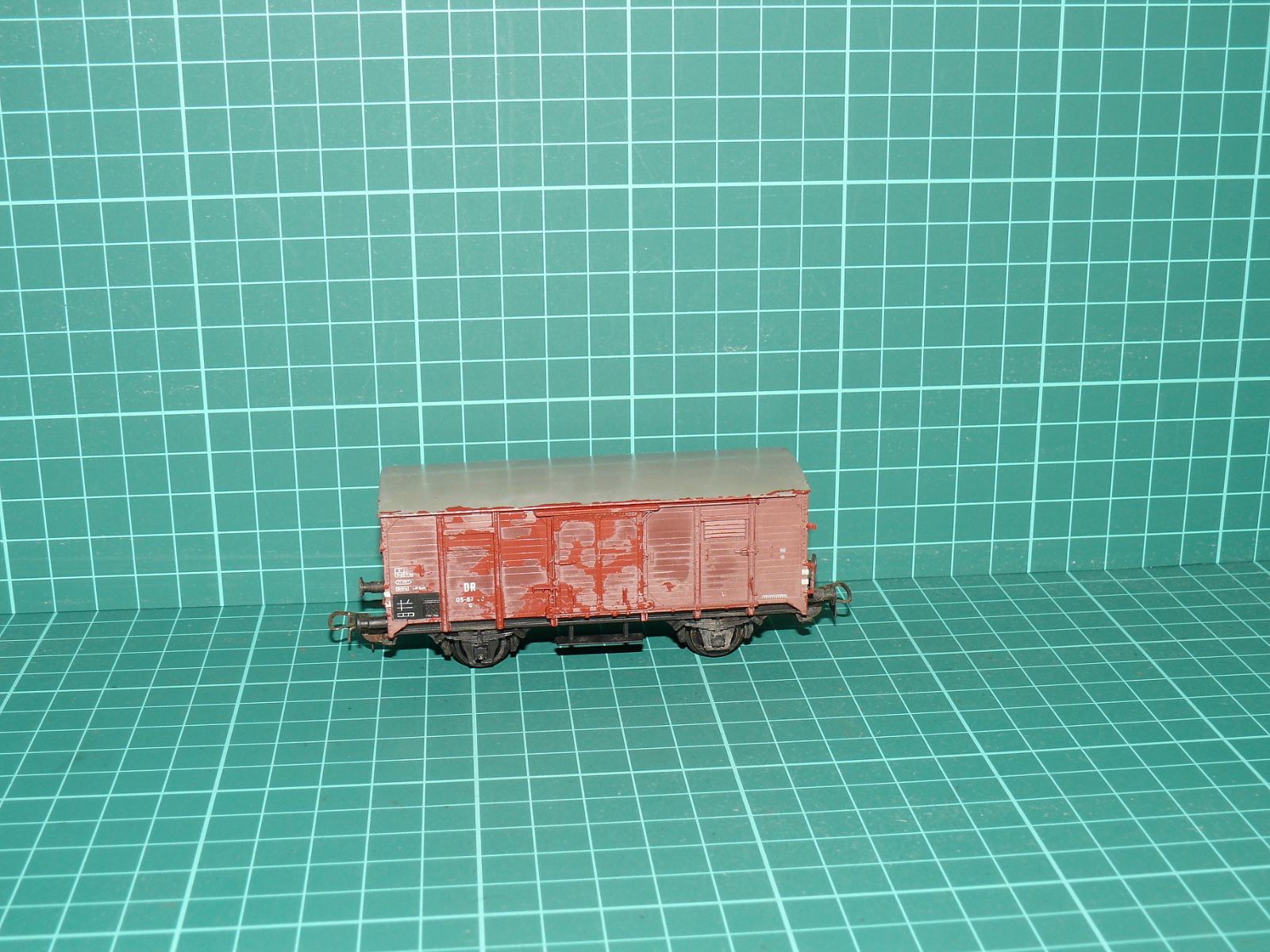 PIKO H0 – Dvounápravový krytý nákladní vůz (G-Wagen), DR (DDR) – H0