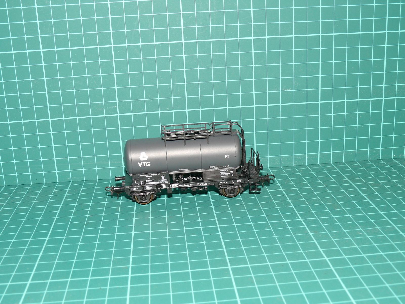 ROCO H0 – Dvounápravový kotlový vůz „VTG“, DB (kat. č. 4337A / 46143) – H0