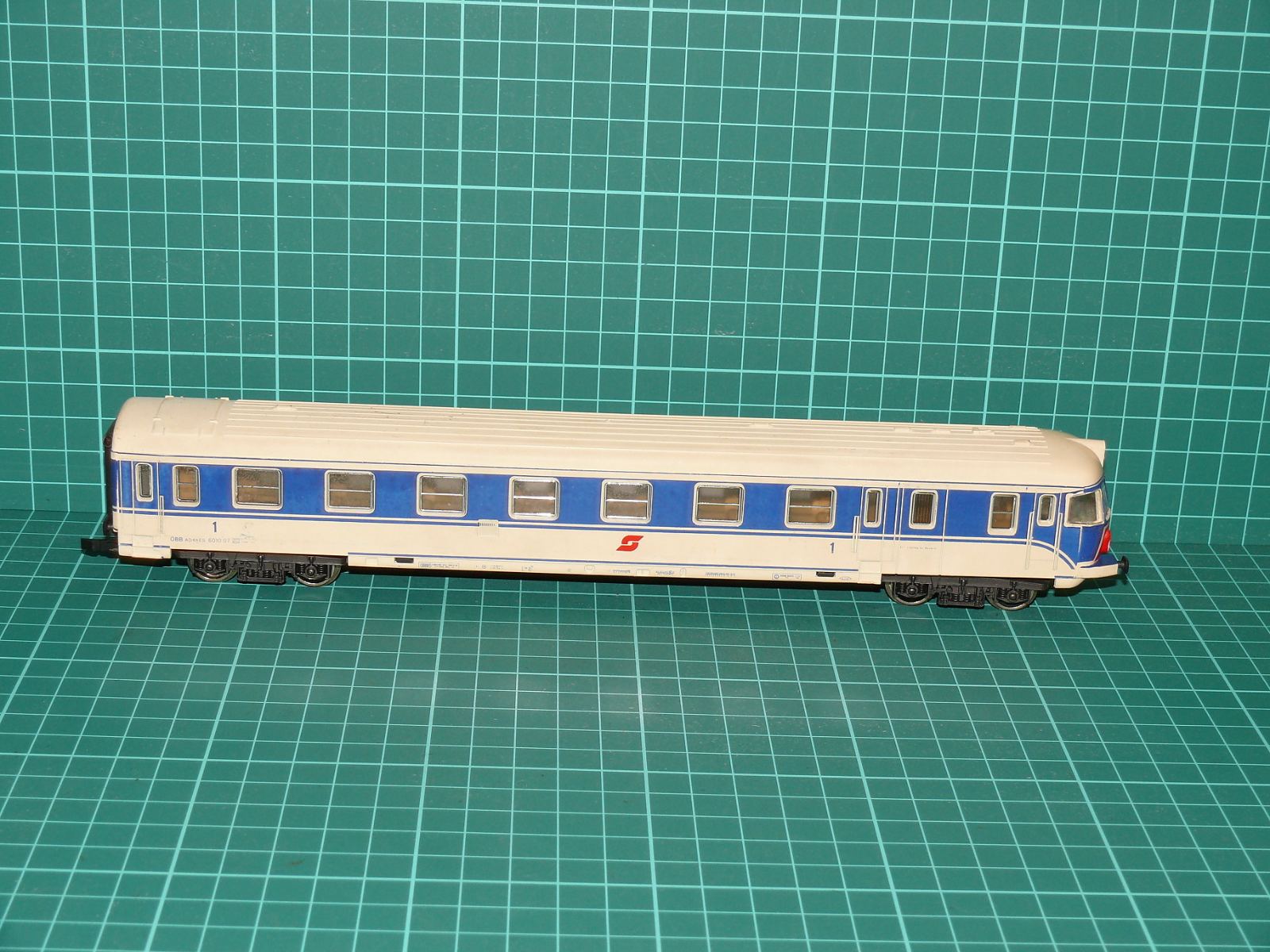 LIMA H0 – Čtyrnápravový koncový / řídicí vůz jednotky 4010 „Transalpin“ 1. třídy, ÖBB (kat. č. 1072) – H0