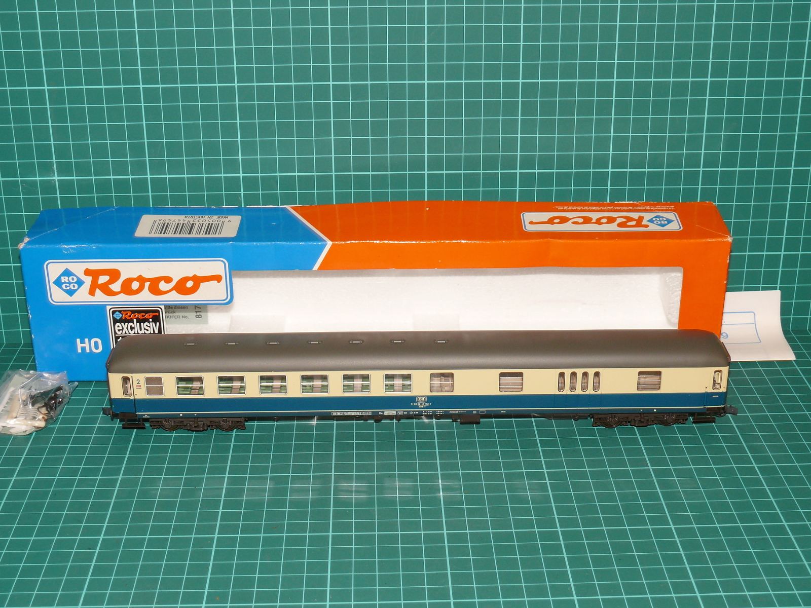 ROCO H0 – Čtyřnápravový kombinovaný rychlíkový vůz 2. třídy se zavazadlovým oddílem BDms 273, DB (kat. č. 44749 / Roco exclusiv 1:87 exact) – H0