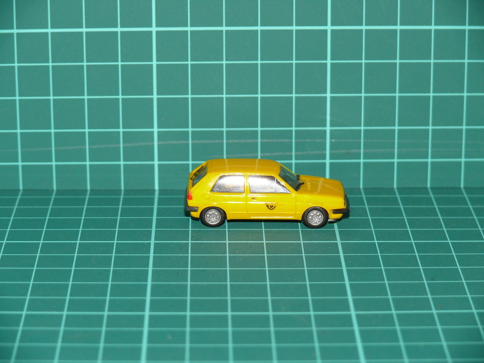 Herpa H0 - Osobní automobil Volkswagen Polo II (typ 86C Fox) „Deutsche Bundespost“ žlutý (1:87) – H0