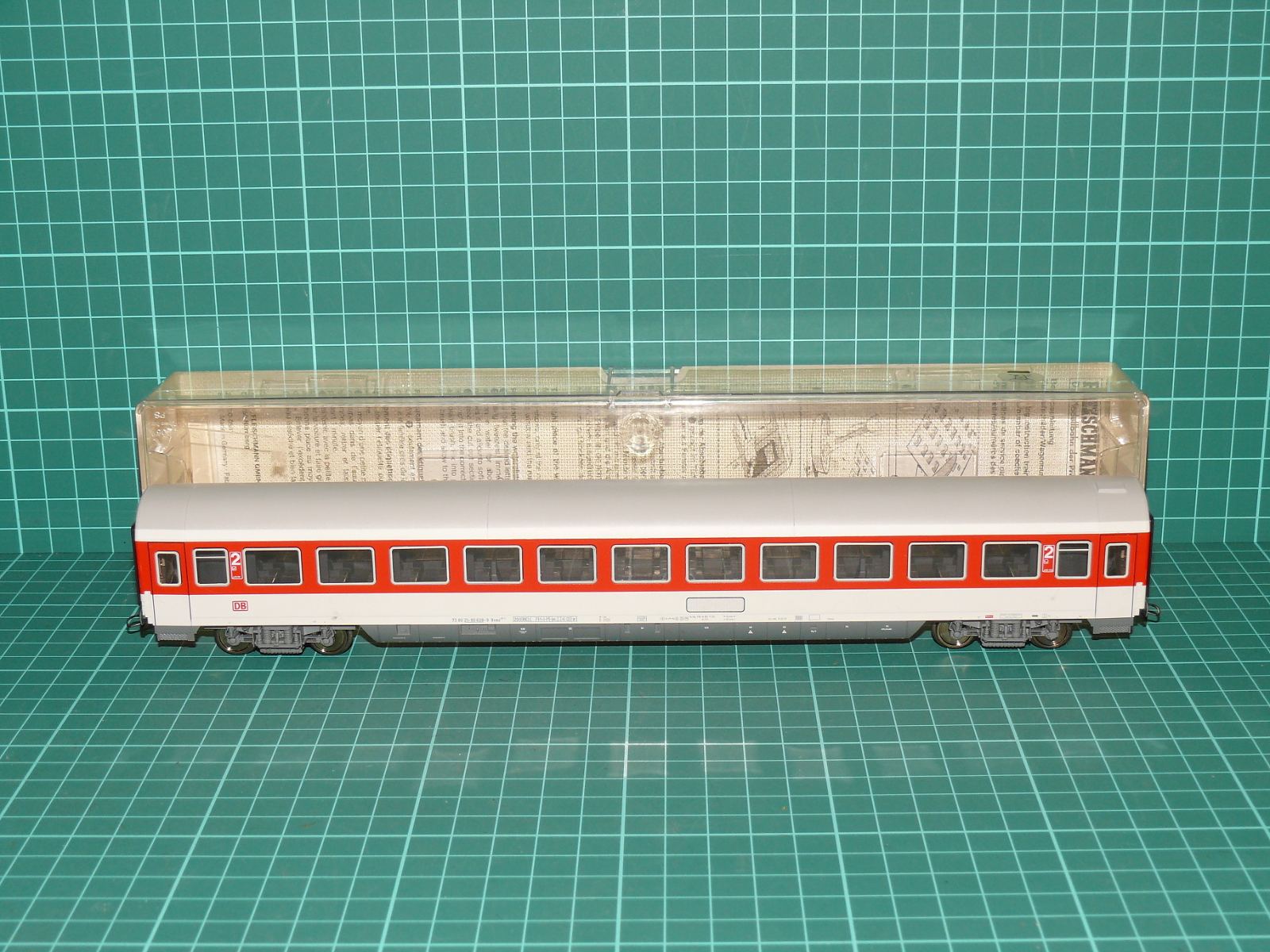 FLEISCHMANN H0 – Čtyřnápravový rychlíkový velkoprostorový vůz 2. třídy Bpmz 291.2, DB (kat. č. 5109 K) – H0