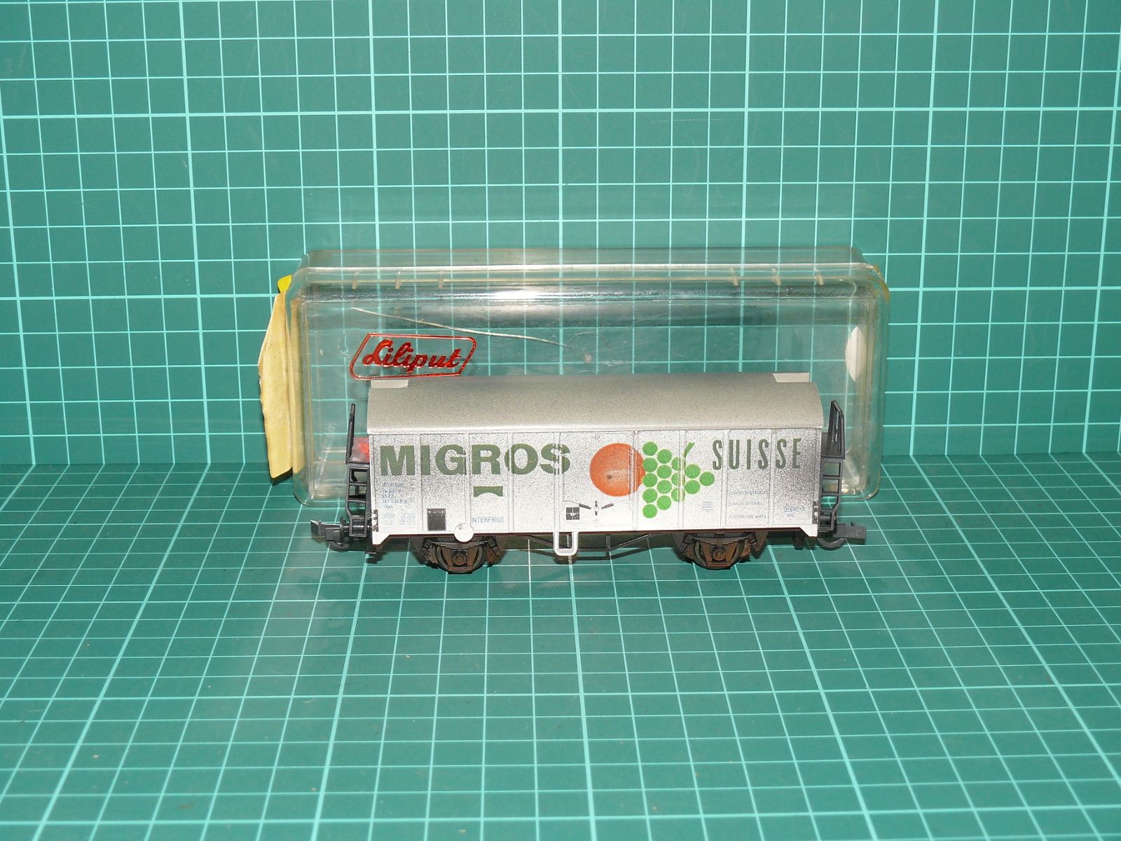 LILIPUT H0 – Dvounápravový chladicí vůz „MIGROS SUISSE“ (ovoce a zelenina), SBB-CFF / INTERFRIGO (kat. č. 224 35) – H0