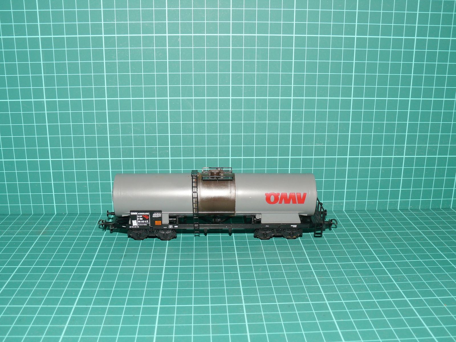 PIKO H0 – Čtyřosý kotlový vůz Zagkks „OMV“, ÖBB – H0