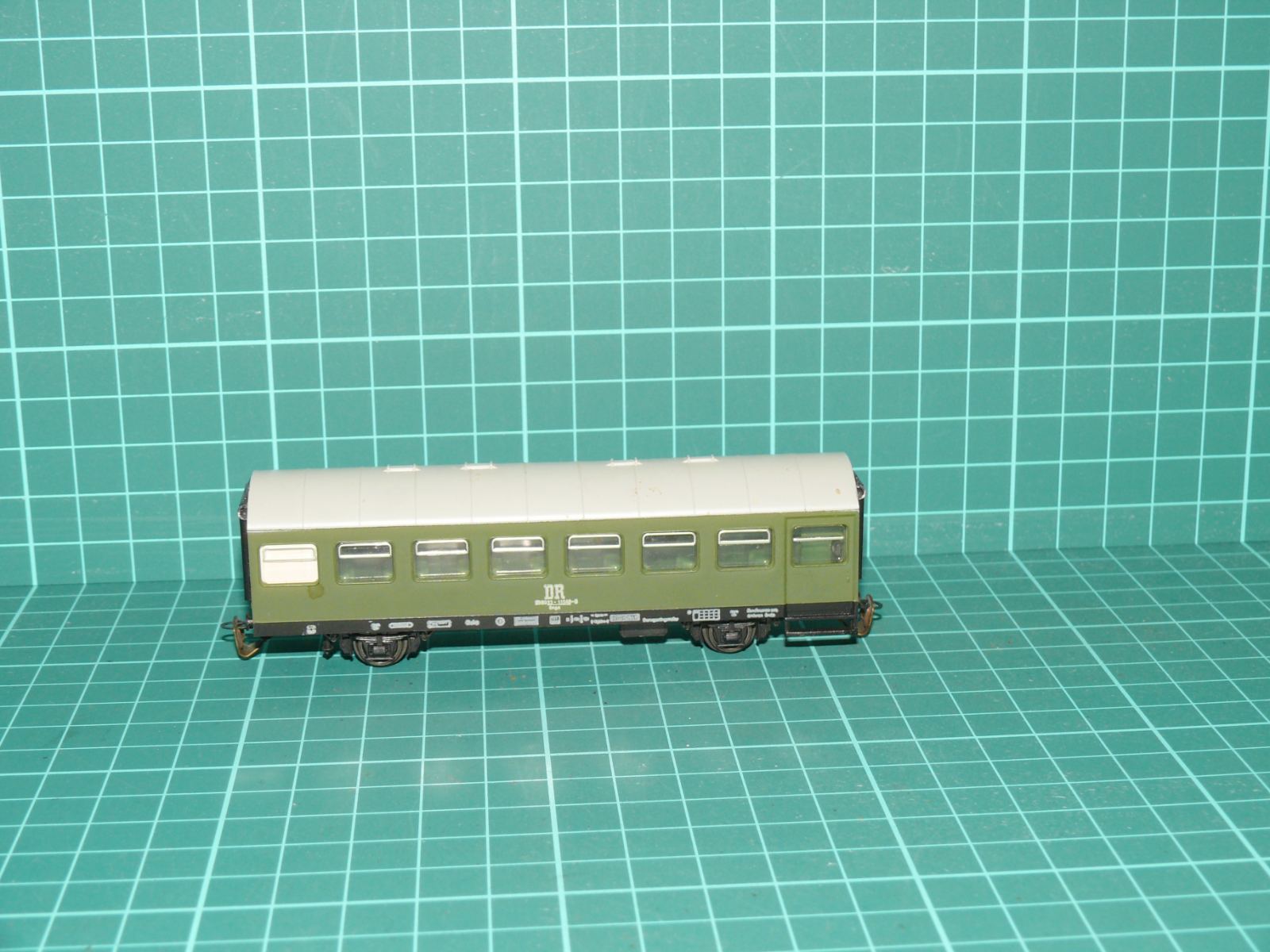 BTTB TT – Dvounápravový osobní vůz 2. třídy řady Bghw „Rekowagen“ (50 50 24-25 152-8), DR (kat. č. 13110 / 3110) – TT