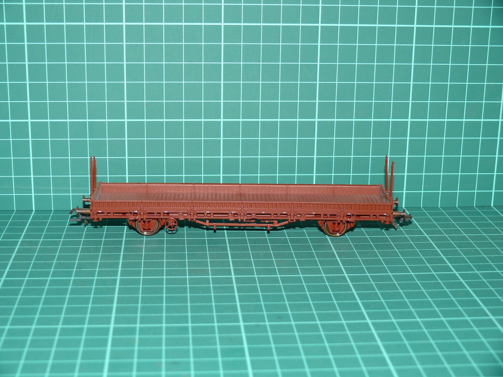 Roco H0 - Dvounápravový nízkostěnný / klanicový plošinový vůz Kbs hnědý (1:87) – H0