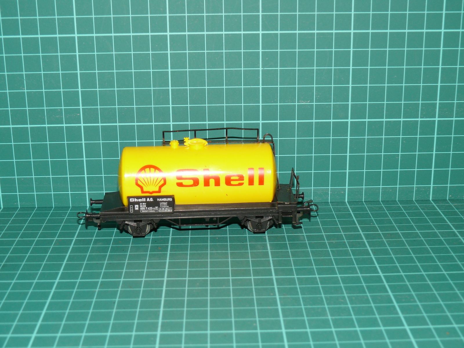 MÄRKLIN H0 – Dvounápravový cisternový vůz „Shell“, DB (kat. č. 4440 / 4441) – H0