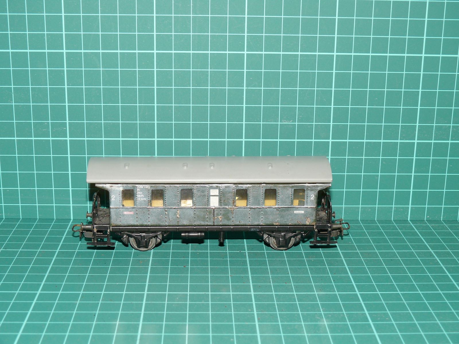 MÄRKLIN H0 – Dvounápravový celokovový osobní vůz 2. třídy Bi „Donnerbüchse“, DB (kat. č. 4004 / 4005) – horší stav – H0
