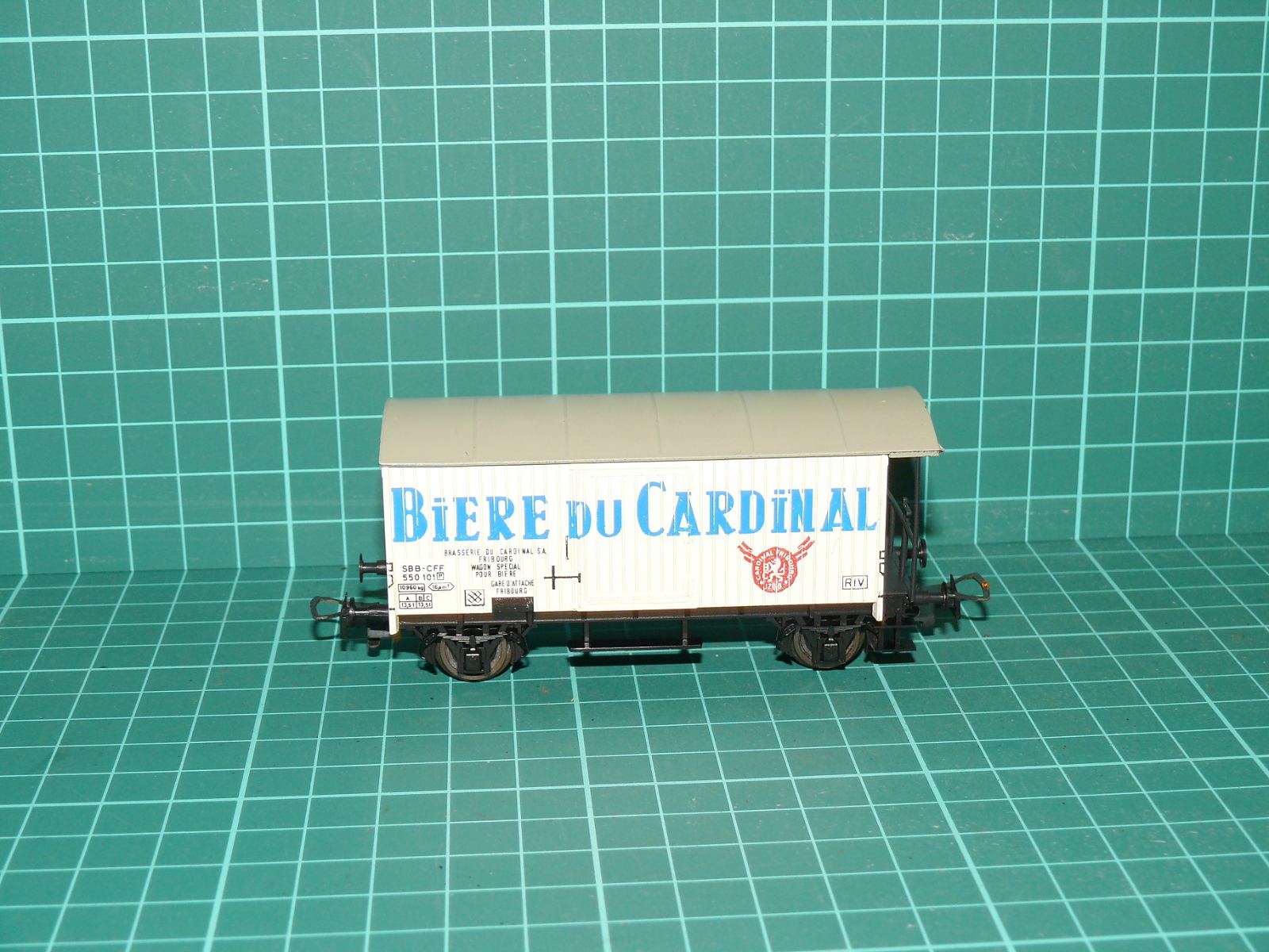 LILIPUT H0 – Dvounápravový chladicí / pivní vůz „BIÈRE DU CARDINAL“, SBB-CFF (kat. č. 219 00) – H0