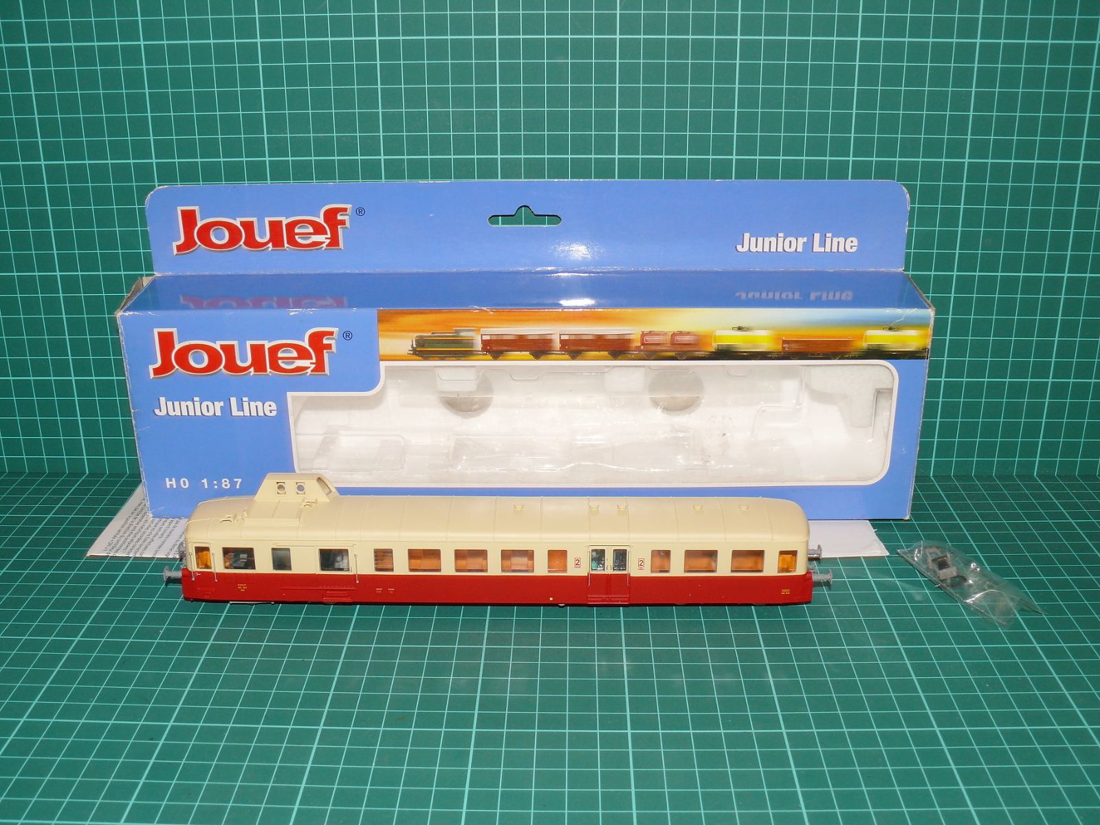 Jouef H0 – Motorový vůz „Picasso“ řady X 3800 (kat. č. HJ2032), SNCF s originální krabičkou a doplňky – H0