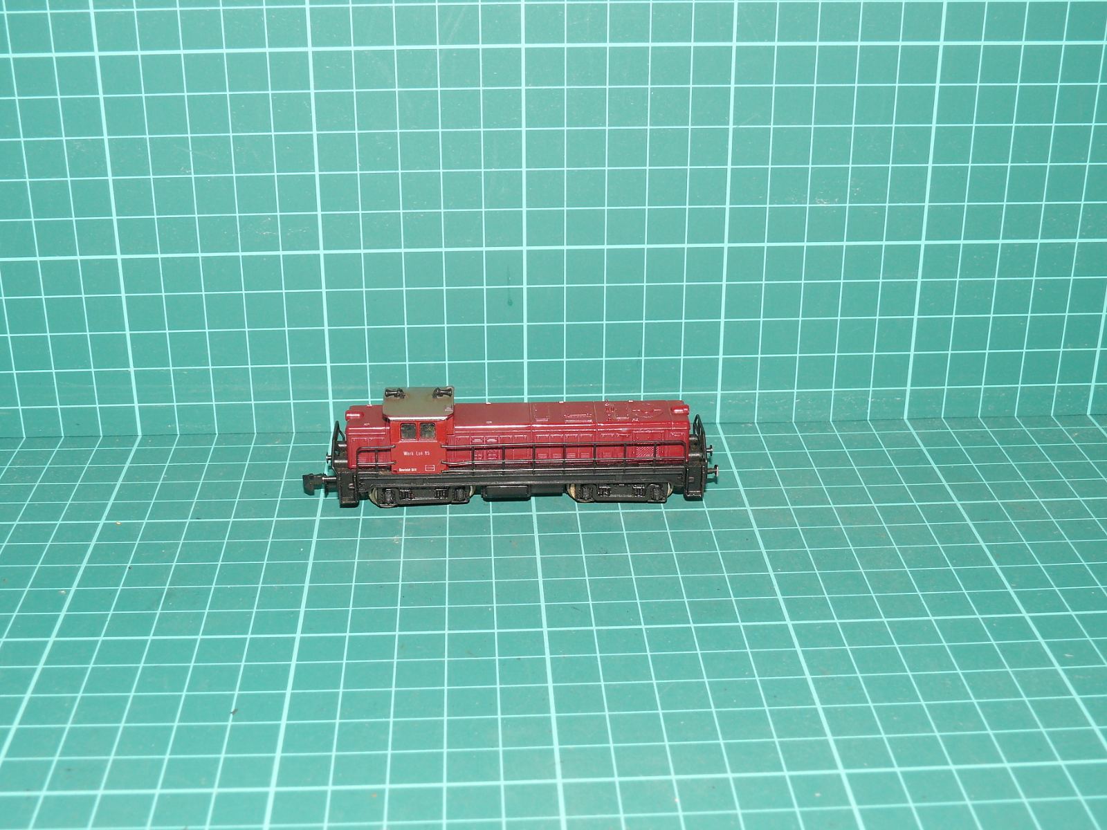 Minitrix N - Čtyřnápravová motorová lokomotiva řady V 160 / 216 DB – bez motoru / maketa – N